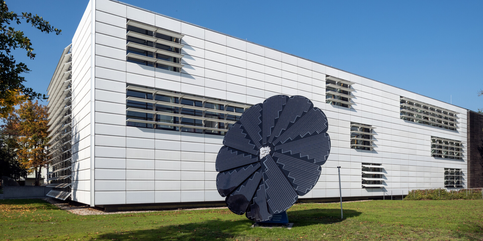TUM Campus Straubing Photovoltaic Flower